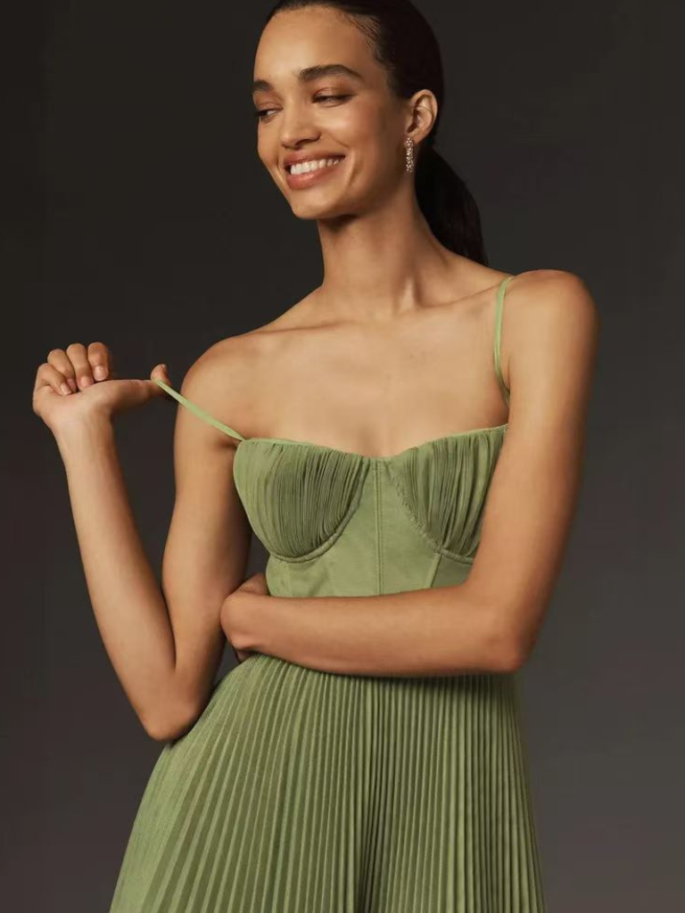 Xyla | Anmutige Plissees Midi Kleid